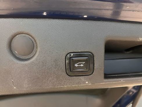 Used 2022 Chevrolet Equinox RS w/ Infotainment Package AWD/4WD image 7