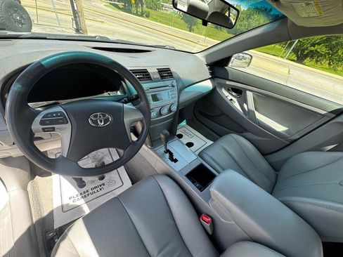 Used 2009 Toyota Camry SE FWD image 10
