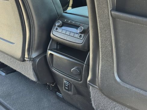 Used 2015 Chevrolet Traverse LT FWD image 23