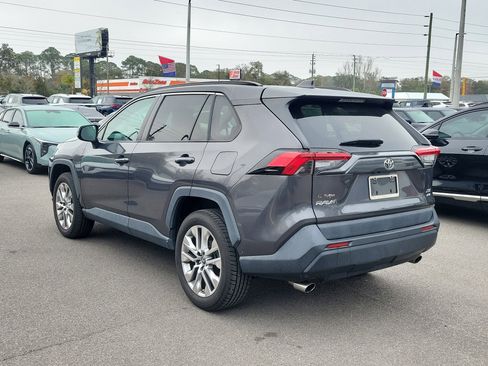 Used 2019 Toyota RAV4 XLE Premium image 4