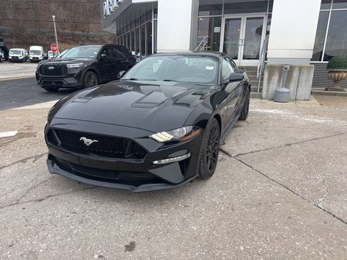 Used 2020 Ford Mustang GT image 3