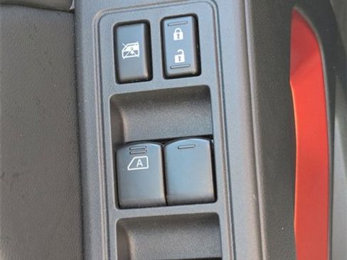 Used 2025 Nissan Frontier PRO-4X w/ Pro Premium Package image 12