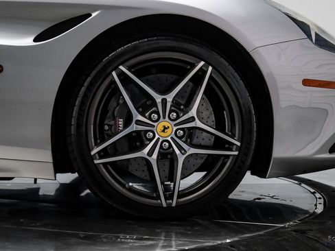 Used 2016 Ferrari California T image 70