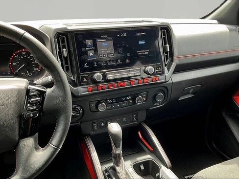 Used 2026 Nissan Frontier PRO-4X AWD/4WD image 12