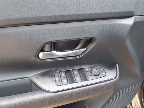 New 2026 Nissan Kicks SV w/ SV Premium Package image 12