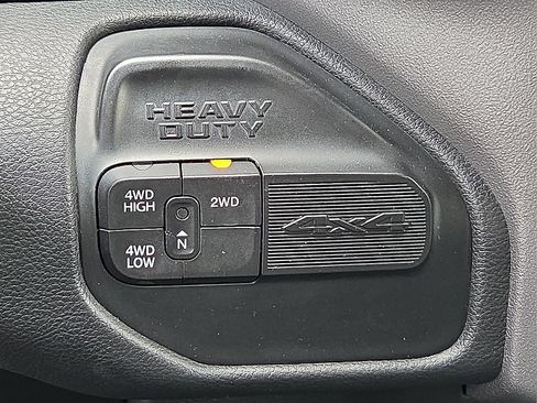 Used 2023 RAM 2500 Big Horn w/ Cold Weather Group AWD/4WD image 17