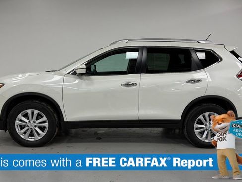 Used 2016 Nissan Rogue SV w/ SV Premium Package image 2