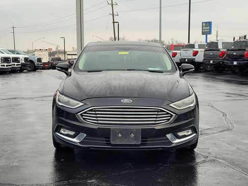 Used 2017 Ford Fusion SE w/ Fusion SE Technology Package image 9