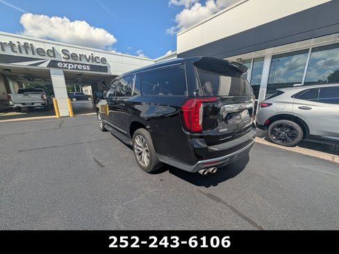 Used 2022 GMC Yukon XL Denali AWD/4WD image 10