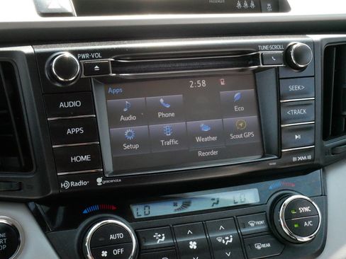 Used 2018 Toyota RAV4 XLE AWD/4WD image 22