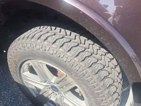 Used 2018 Ford F150 XLT w/ Equipment Group 302A Luxury AWD/4WD image 12