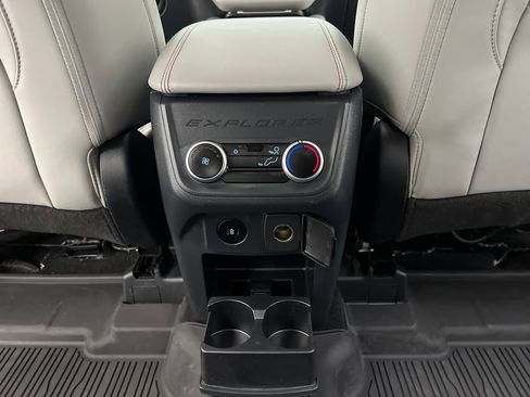 Used 2025 Ford Explorer Active w/ Active Comfort Package image 23