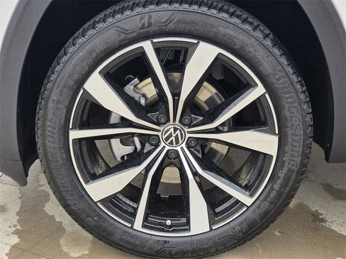 New 2026 Volkswagen Atlas SEL Premium R-Line image 10