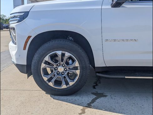 New 2026 Chevrolet Suburban LS AWD/4WD image 10