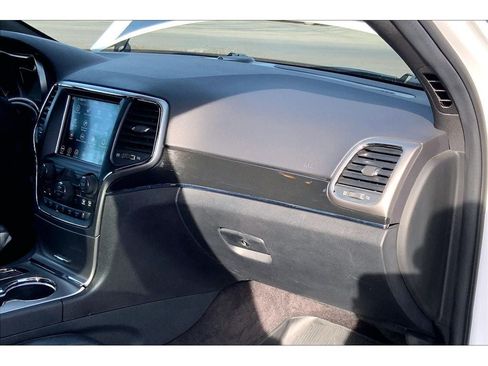 Used 2018 Jeep Grand Cherokee Trailhawk w/ Trailhawk Luxury Group AWD/4WD image 18
