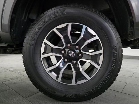 Used 2022 Toyota Tacoma TRD Sport image 23