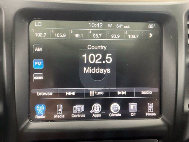 Used 2017 Jeep Cherokee Latitude w/ Comfort/Convenience Group AWD/4WD image 9