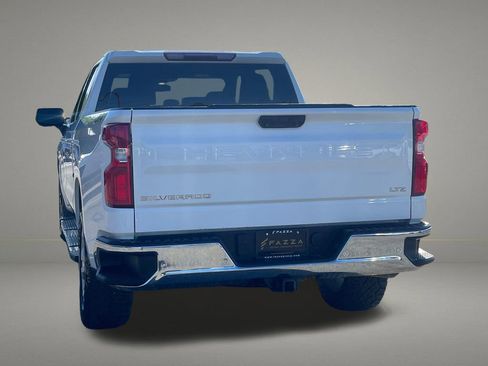 Used 2022 Chevrolet Silverado 1500 LTZ AWD/4WD image 3