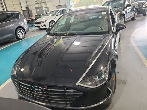 Used 2023 Hyundai Sonata SE image 2