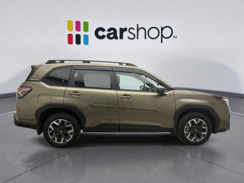 Used 2025 Subaru Forester Premium image 6