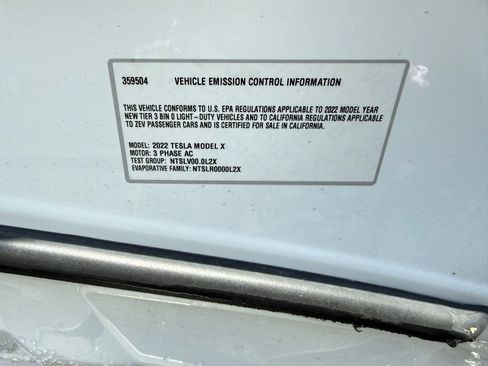 Used 2022 Tesla Model X image 11
