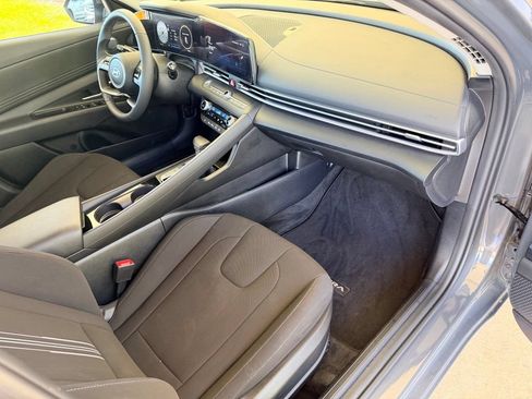 Used 2024 Hyundai Elantra SEL w/ Convenience Package FWD image 36