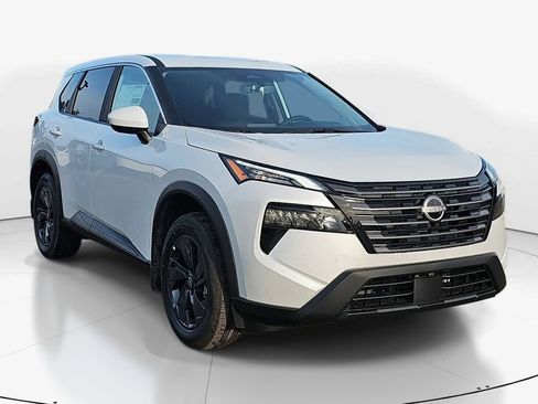 New 2026 Nissan Rogue SV FWD image 3