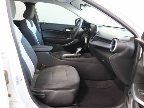 Used 2024 Chevrolet Trax LS FWD image 18