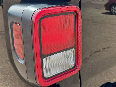 Used 2021 Jeep Gladiator Overland AWD/4WD image 25