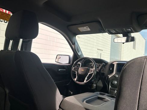 Used 2020 Chevrolet Silverado 1500 LT image 25