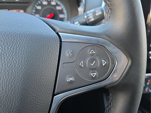 Used 2023 Chevrolet Traverse LT image 19