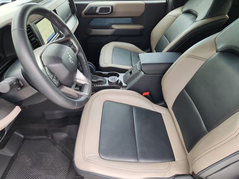 Used 2023 Ford Bronco Wildtrak AWD/4WD image 15