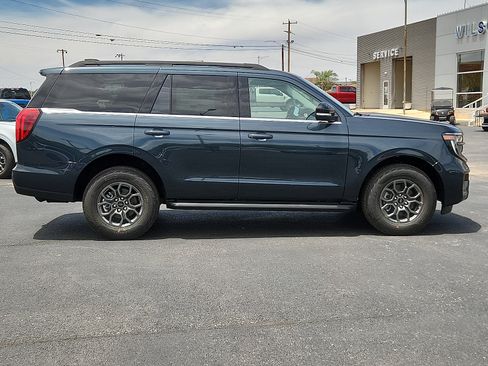 New 2026 Ford Expedition Active RWD image 5