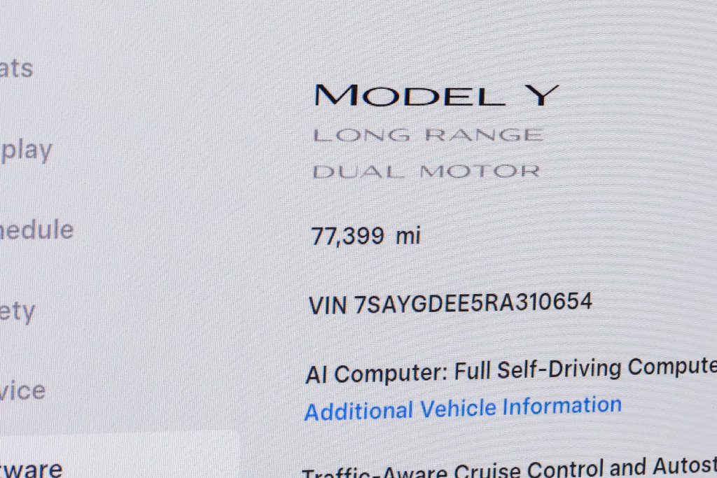 Used 2024 Tesla Model Y Long Range AWD/4WD image 16