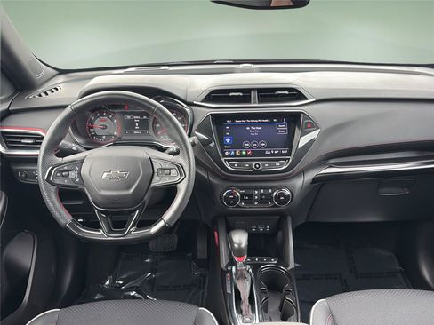 Used 2023 Chevrolet TrailBlazer RS w/ Convenience Package FWD image 9