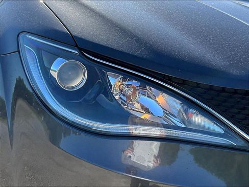 Used 2018 Chrysler Pacifica Touring-L Plus FWD image 28