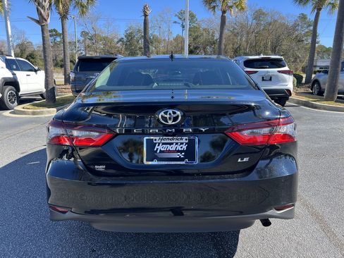 Used 2023 Toyota Camry LE image 9