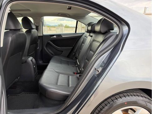 Used 2013 Volkswagen Jetta TDI FWD image 11