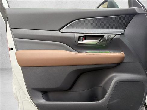 New 2026 Toyota Grand Highlander AWD Hybrid image 11