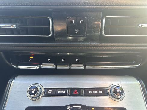 Used 2021 Lincoln Aviator 2WD w/ Class IV Trailer Tow Package image 28