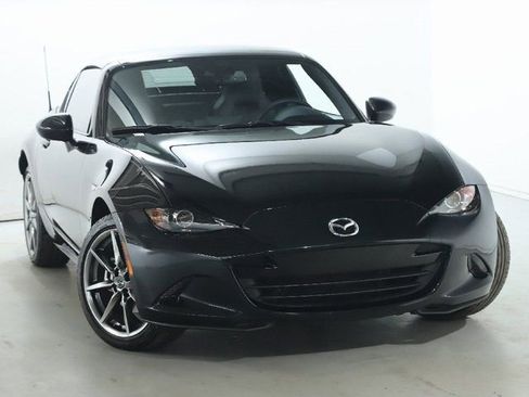 Used 2022 MAZDA MX-5 Miata RF Grand Touring image 2