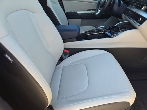 Certified 2025 Kia Sportage EX AWD/4WD image 20