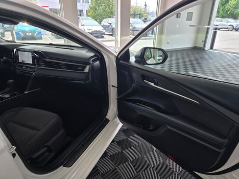 Used 2025 Toyota Camry LE FWD image 41
