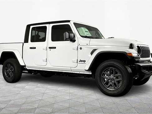 New 2026 Jeep Gladiator Sport image 3
