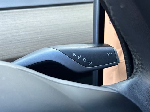 Used 2023 Tesla Model 3 Standard Range RWD image 17