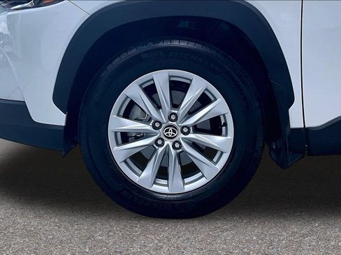 Certified 2024 Toyota Corolla Cross LE FWD image 37