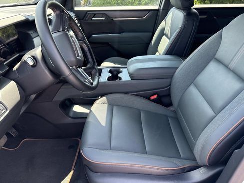 Used 2025 GMC Acadia AT4 AWD/4WD image 26