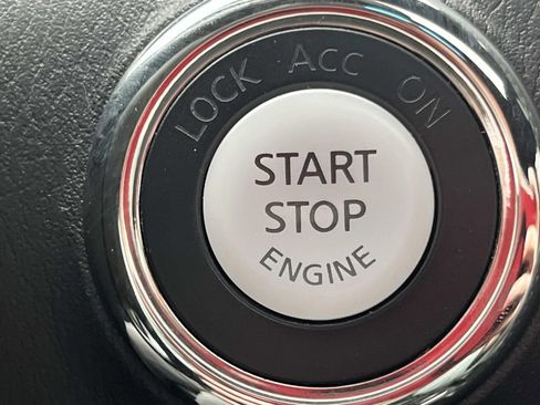 Used 2024 INFINITI QX80 Sensory image 26