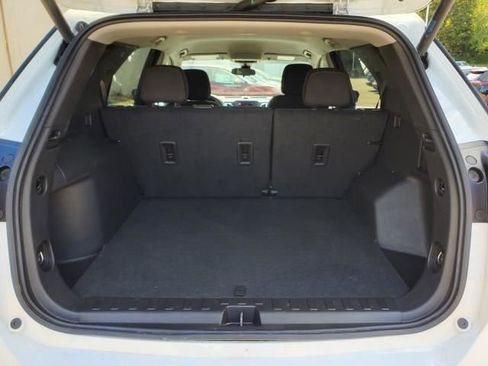 Used 2024 Chevrolet Equinox LT image 17