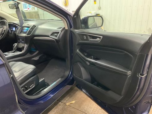 Used 2016 Ford Edge Titanium w/ Technology Package FWD image 28